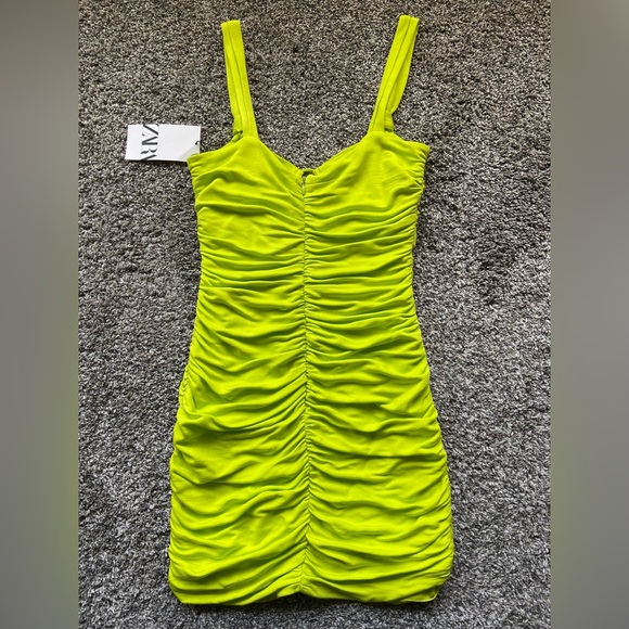 Zara Lime Green Ruched Dress - Picture 6 of 6